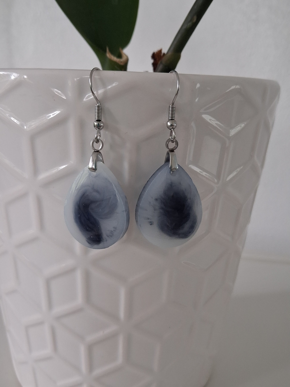 Blue Swirl Teardrop Resin Earrings - Elegant Everyday Style